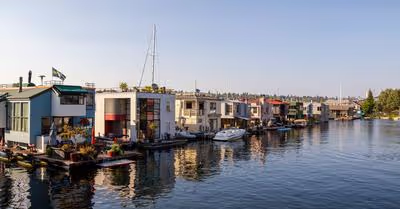 How Much Does Houseboat Mooring Cost?