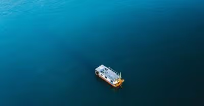 Can Houseboats Go In \x26 Cross The Ocean?