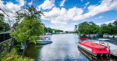 The Best Lake for Boating for Every Zodiac Sign